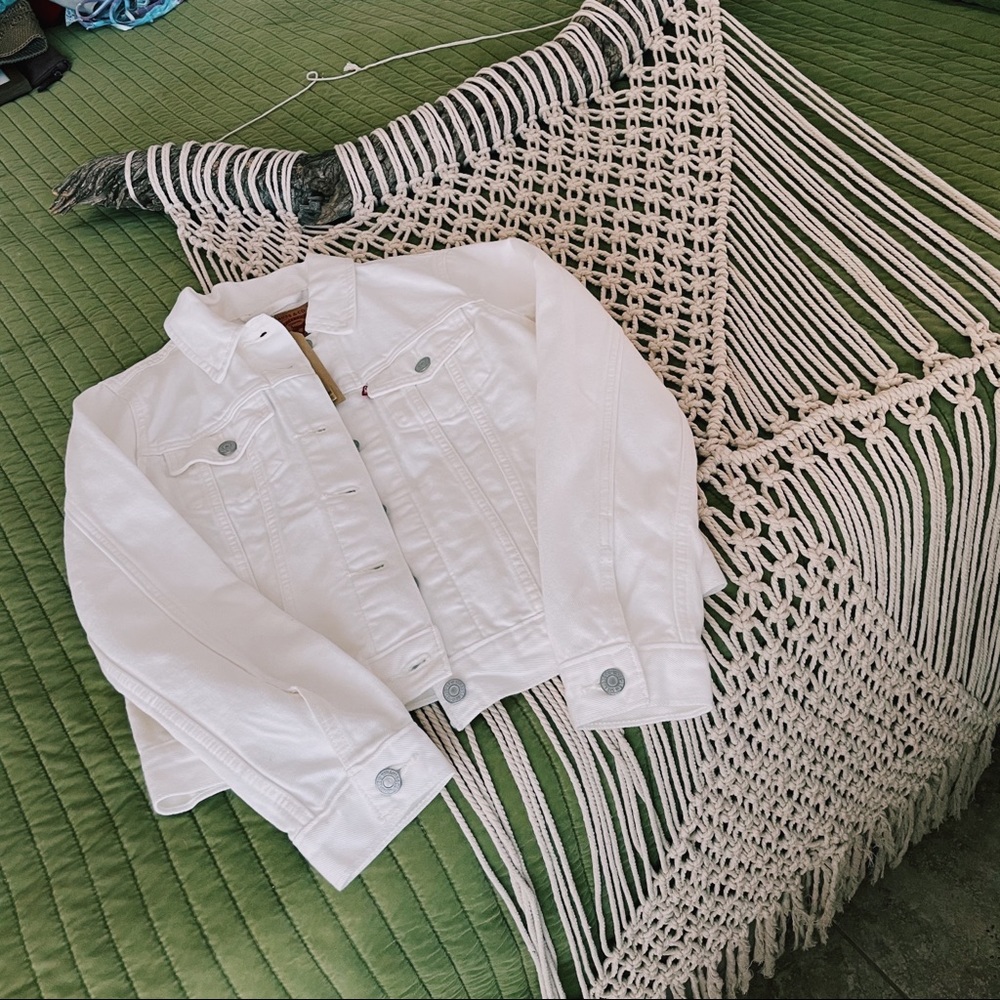 White NWT jean Levi Jacket button up spring boho